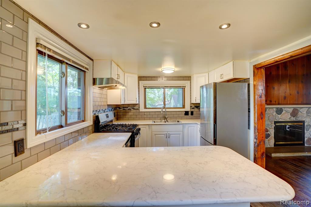 545 BANCROFT Street, Imlay City, MI 48444 — Photo 9