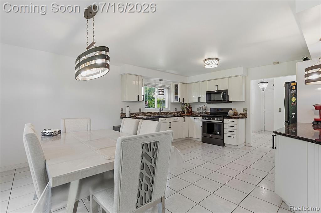 52279 Matterhorn Drive, Macomb, MI 48042 — Photo 11