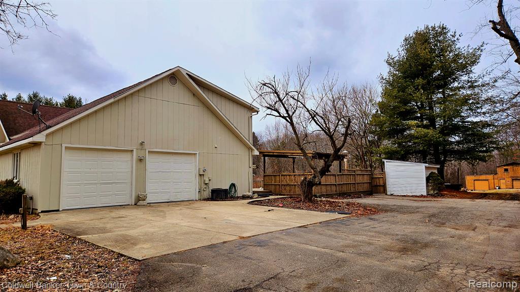 743 GULICK Road, Haslett, MI 48840 — Photo 3