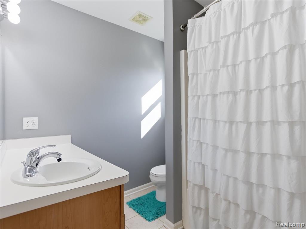 7640 Clintonville Road, Clarkston, MI 48348 — Photo 22