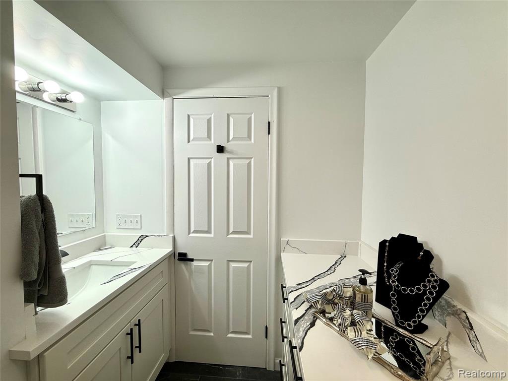 38552 Macintosh Court, Clinton Twp, MI 48036 — Photo 63