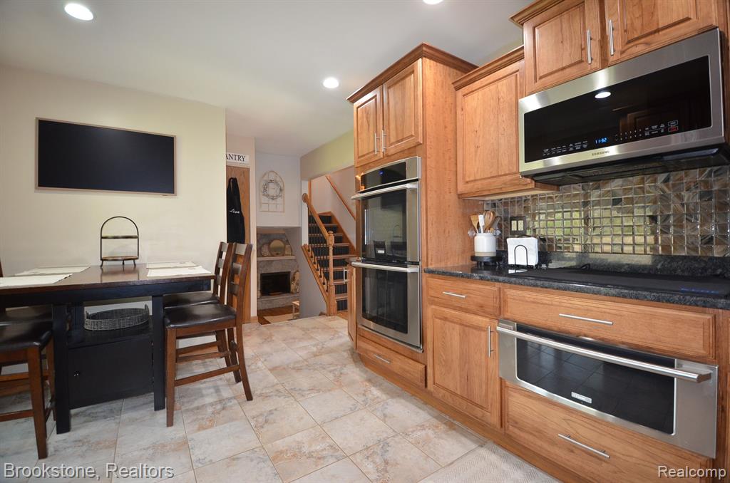 4856 CLINTON WAY Drive, Waterford, MI 48328 — Photo 21