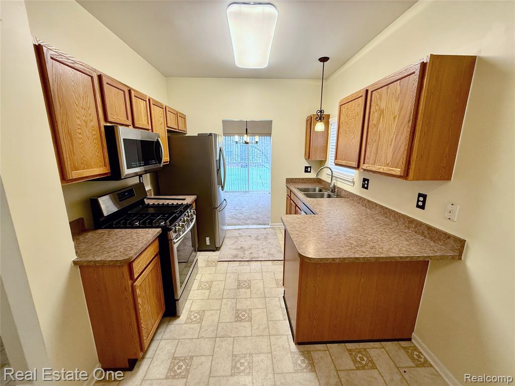 716 Palmer Drive, Pontiac, MI 48342 — Photo 3