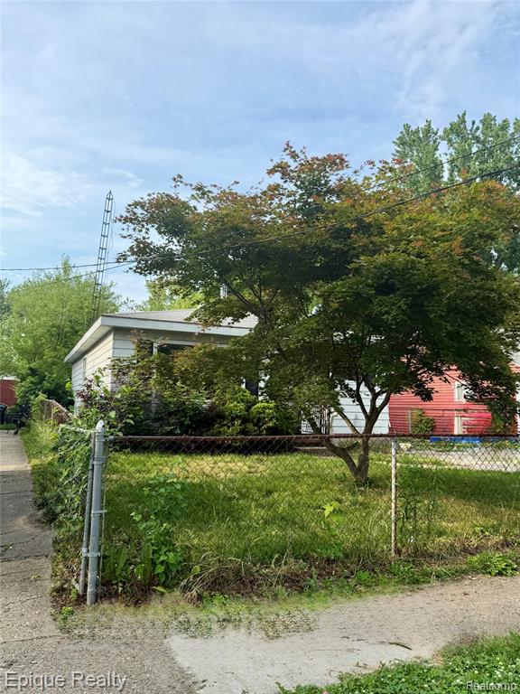430 W Alma Avenue, Flint, MI 48505 — Photo 2