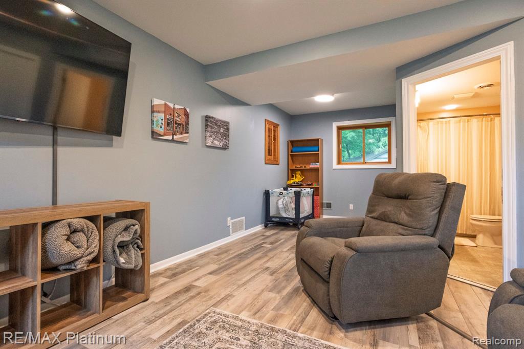 638 GLENWYTH Road, Brighton, MI 48116 — Photo 23