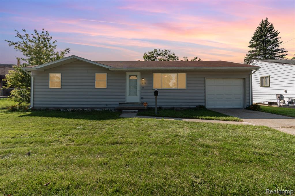 631 Cathay Street, Saginaw, MI 48601 — Photo 2