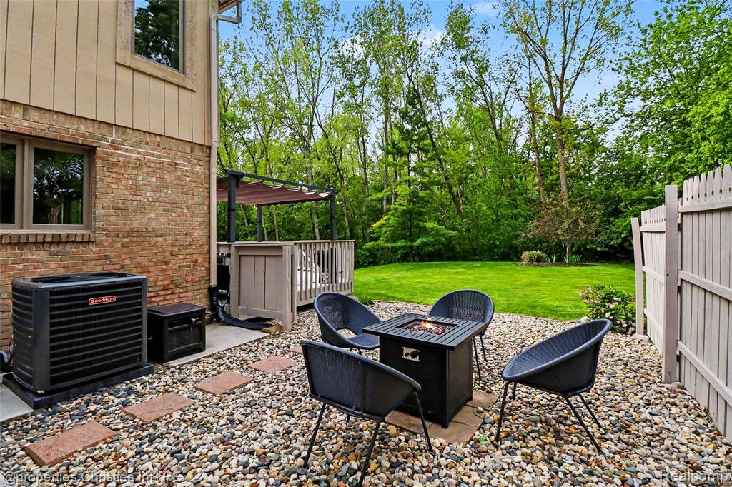 252 Granada Drive, White Lake, MI — Photo 34
