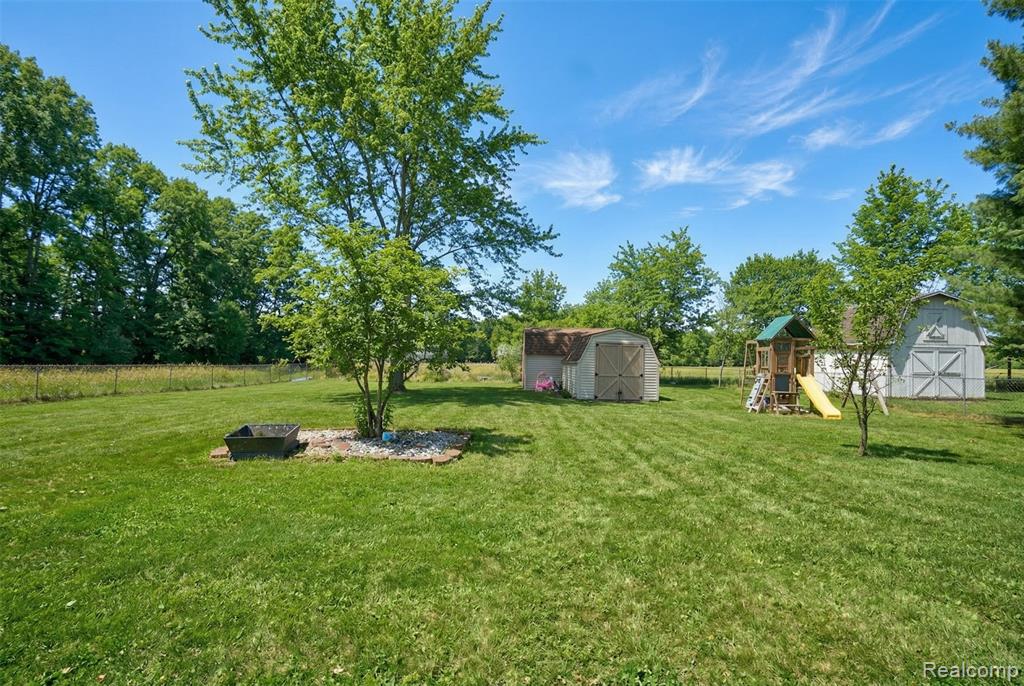 5411 Squire Lane, Flint, MI 48506 — Photo 23