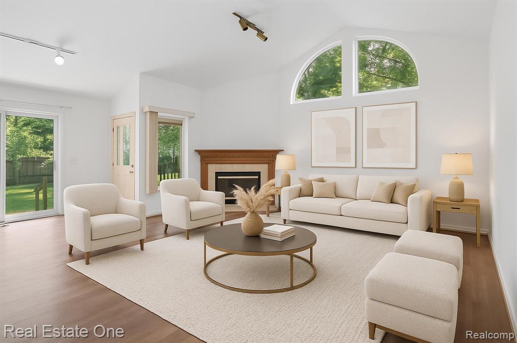 6770 John R Road, Troy, MI 48085 — Photo 2