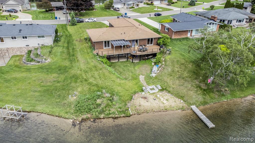 687 Sunnybeach Drive, White Lake, MI — Photo 34