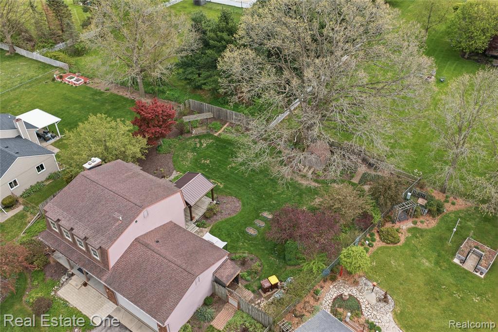 10385 Elizabeth Street, Pinckney, MI 48169 — Photo 28