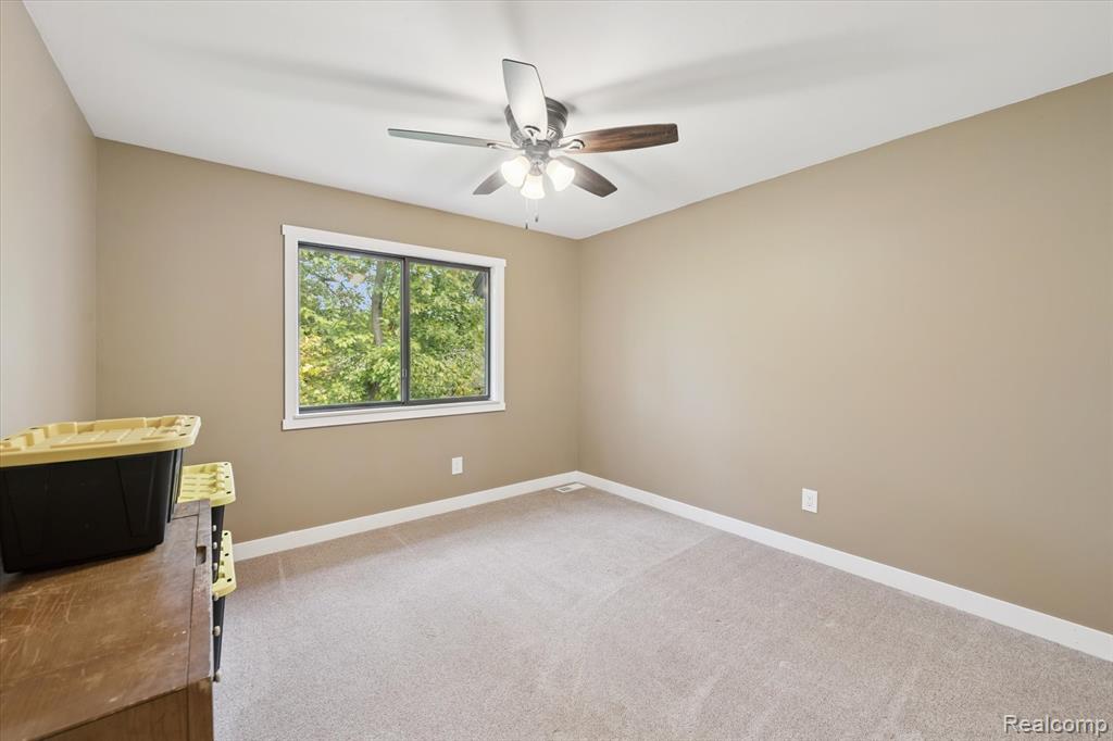 566 Foxboro Square, Brighton, MI 48116 — Photo 17