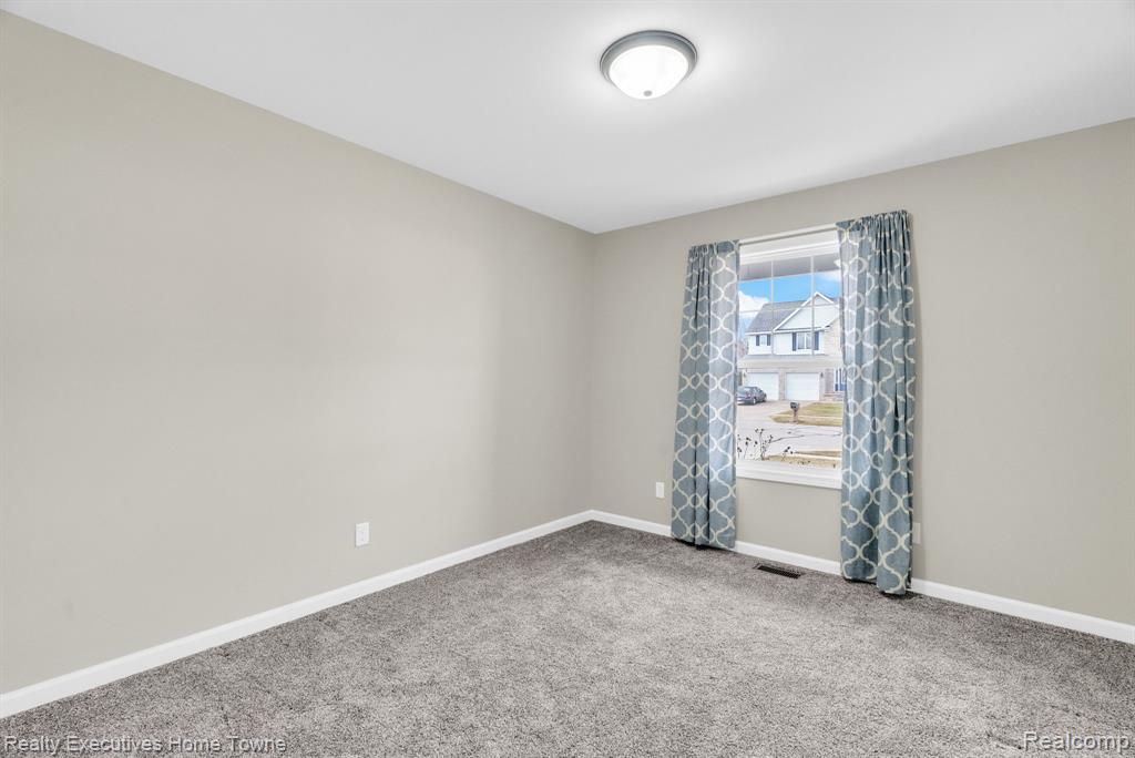 4080 Lancaster Drive, Fort Gratiot, MI 48059 — Photo 21