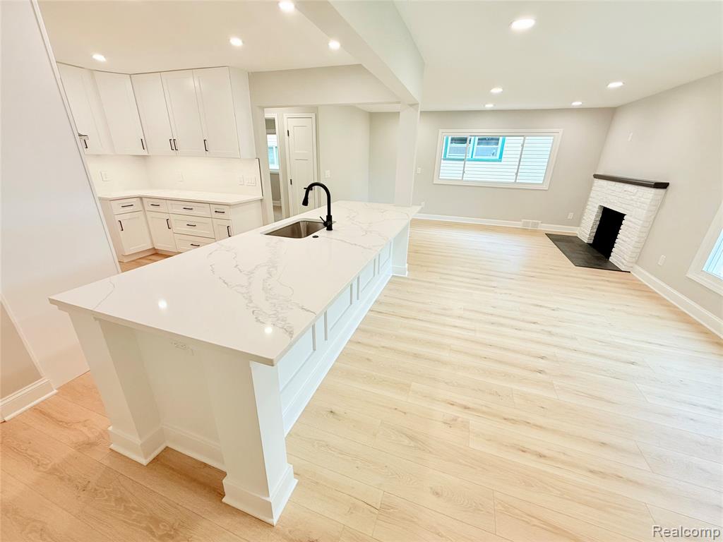 21805 Downing Street, Saint Clair Shores, MI 48080 — Photo 13