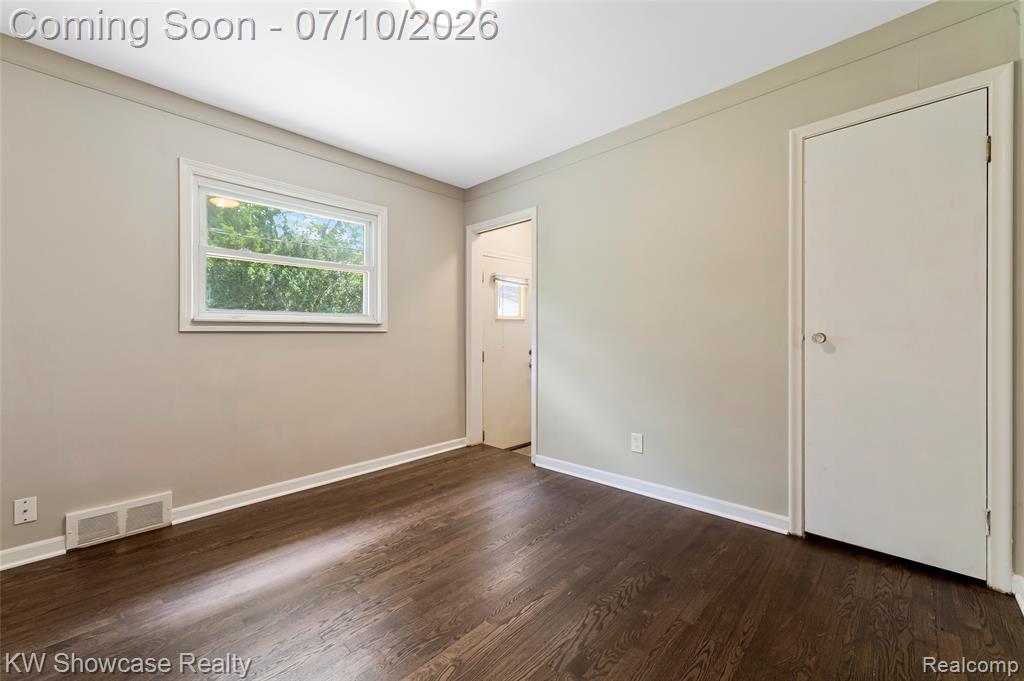 9370 Gillman Street, Livonia, MI 48150 — Photo 36
