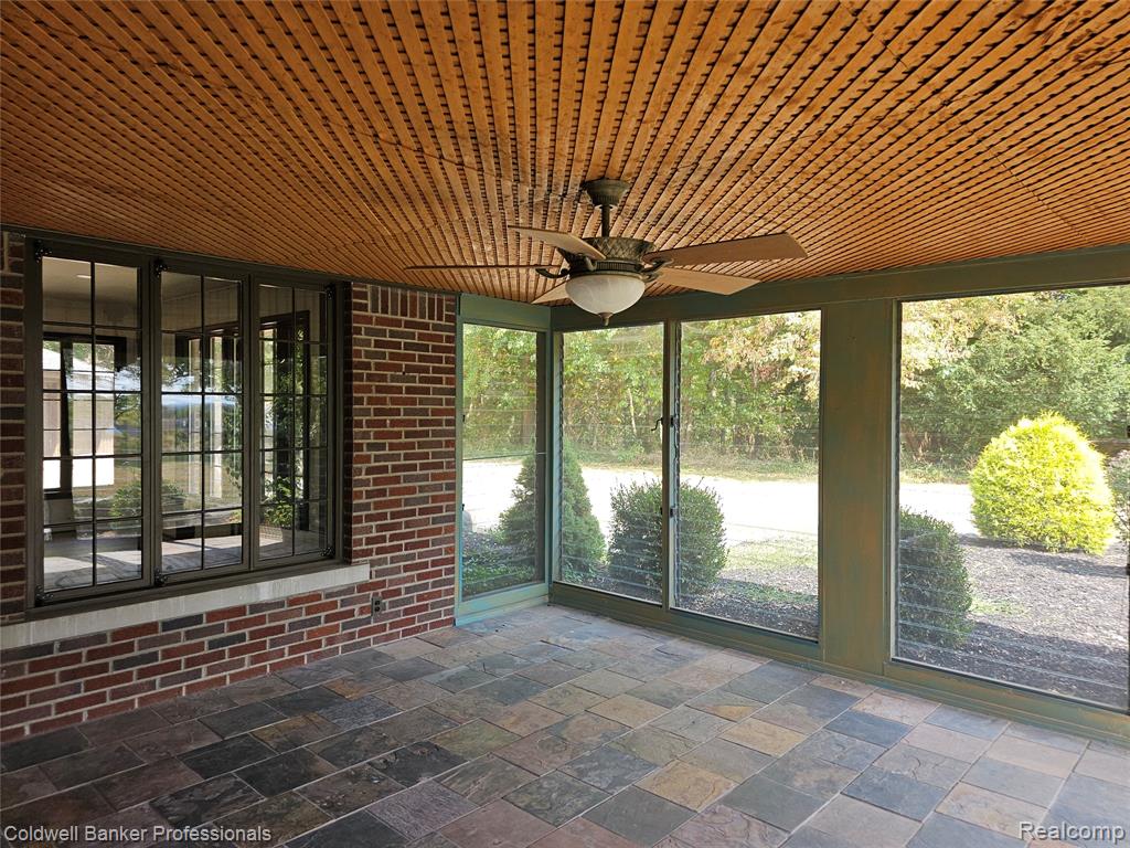 58540 Grand River Avenue, New Hudson, MI 48165 — Photo 46