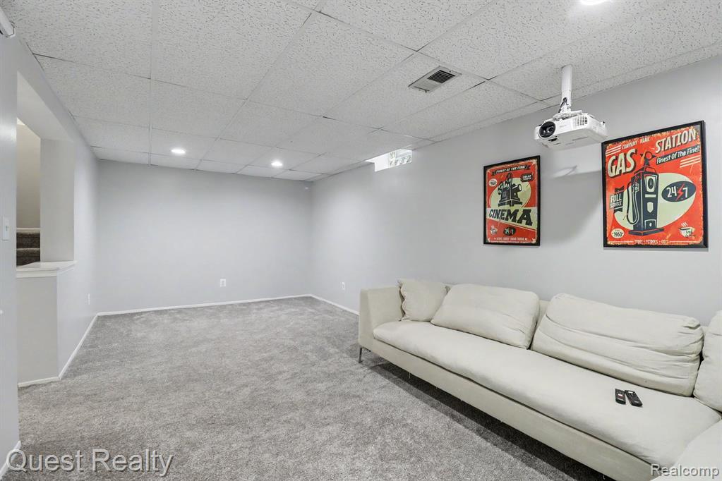 5673 Drake Hollow W Drive W, West Bloomfield, MI — Photo 24