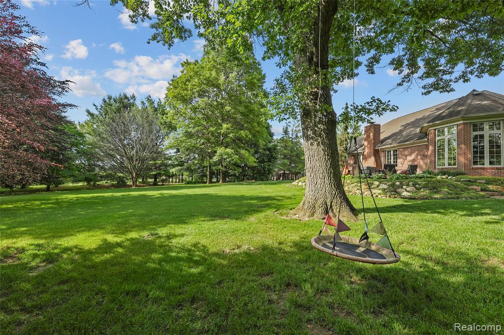 225 Redwood Lane, Leonard, MI 48367 — Photo 41