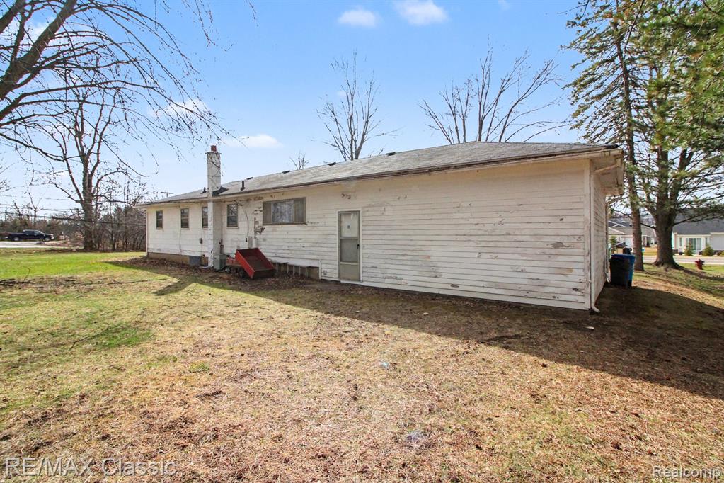 1076 Benstein Road, Commerce Twp, MI 48390 — Photo 25