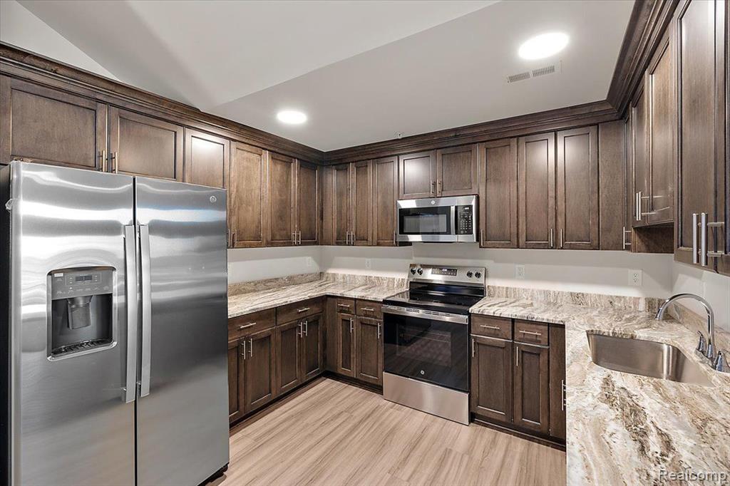 8286 Heywood Circle, Sterling Heights, MI 48312 — Photo 3