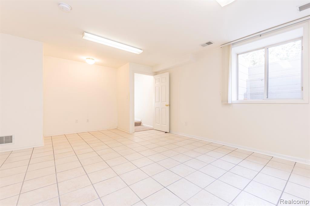 4036 BOULDER POND Drive, 15, Ann Arbor, MI 48108 — Photo 43