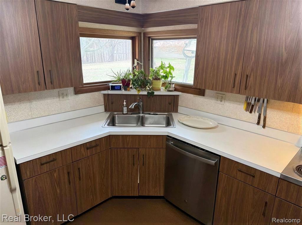 1802 N Elba Road, Lapeer, MI 48446 — Photo 2