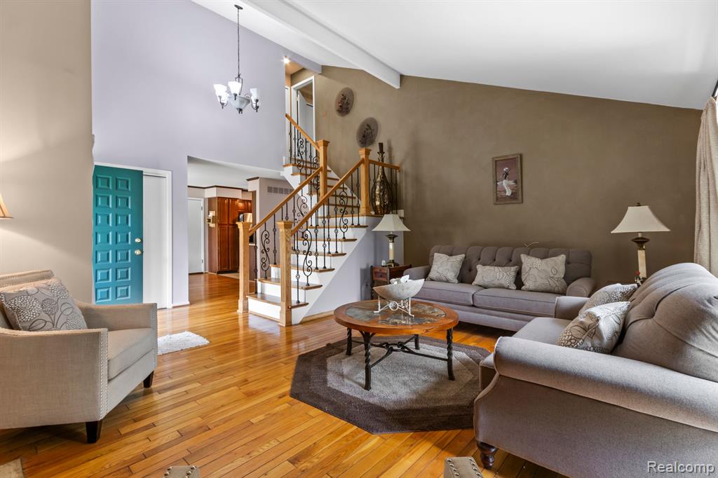 1696 S HILL Boulevard, Bloomfield Hills, MI 48304 — Photo 3