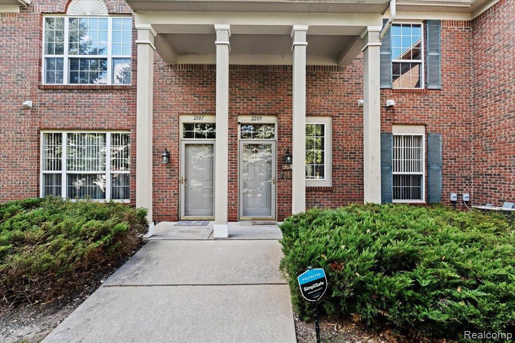 2209 SARATOGA Boulevard, Walled Lake, MI 48390 — front exterior