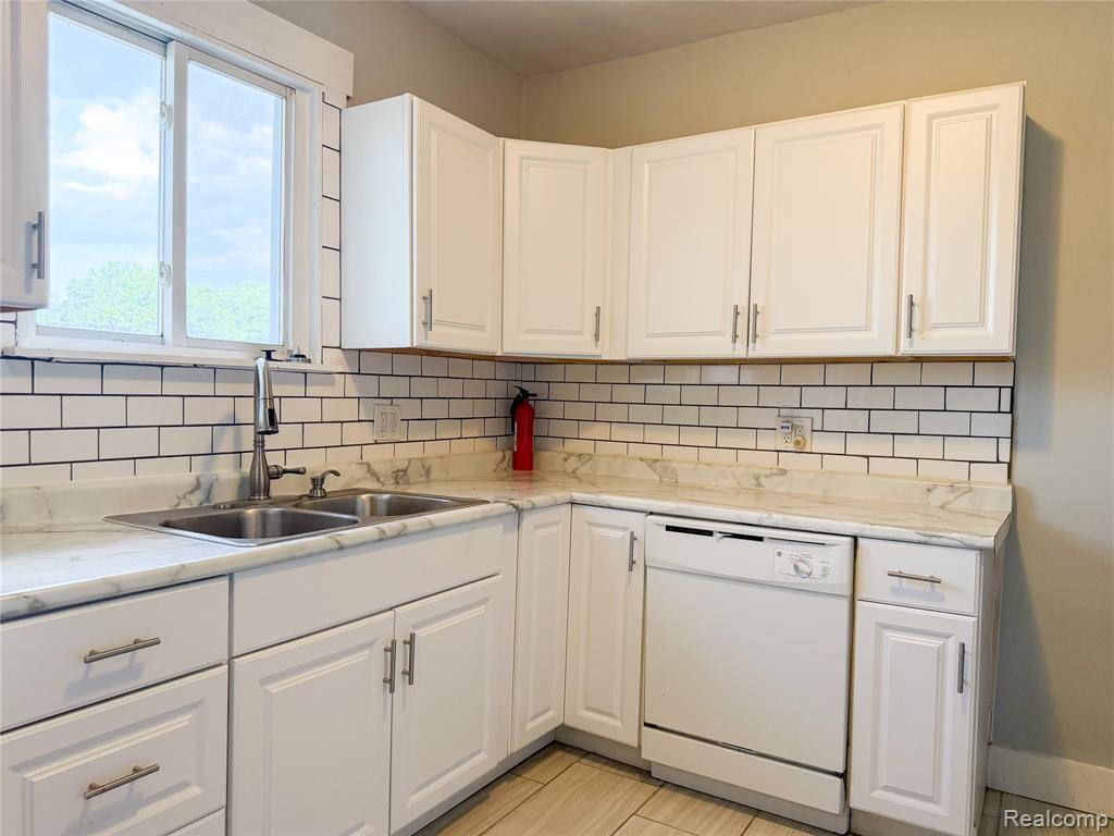 2710 Clements Street, Detroit, MI 48238 — Photo 3