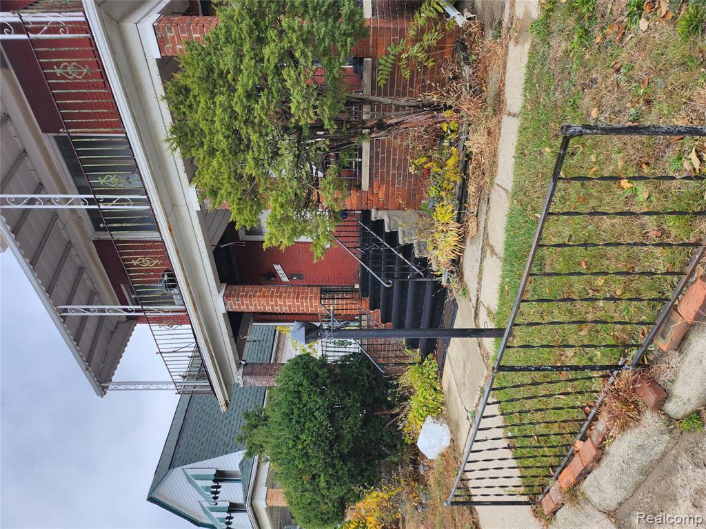 585 Owen Street, Detroit, MI 48202 — Photo 7