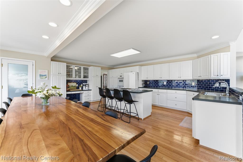 6276 N Shore Drive, West Bloomfield, MI 48324 — Photo 10