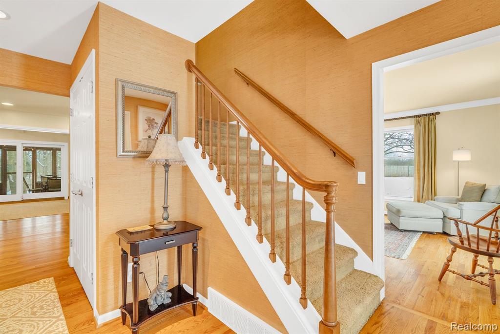 8378 OLD PLANK Road, Grand Blanc, MI 48439 — Photo 7