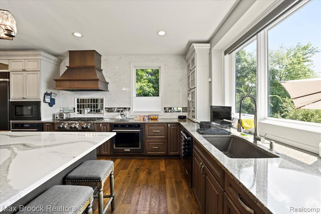 8184 Woodland Shore Drive, Brighton, MI 48114 — Photo 13