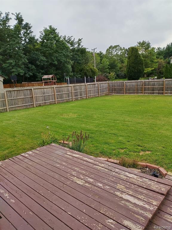 7484 WALNUT Drive, Goodrich Vlg, MI — Photo 36