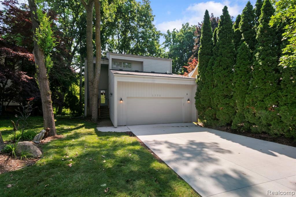 5775 Eastman Boulevard, West Bloomfield, MI 48323 — front exterior