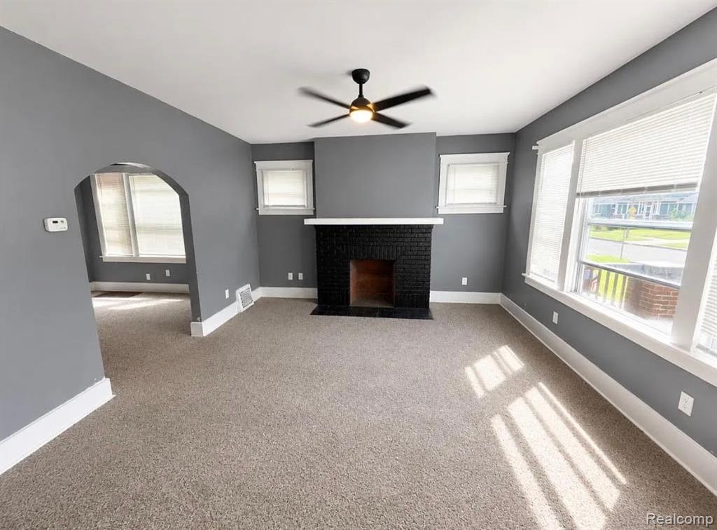 1686 Hazelwood Street - Photo 2