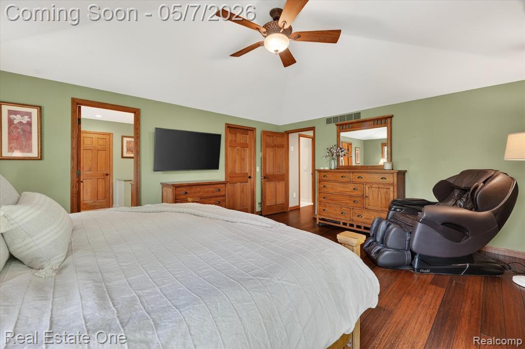 38967 Holsworth Court, Farmington, MI 48331 — Photo 26