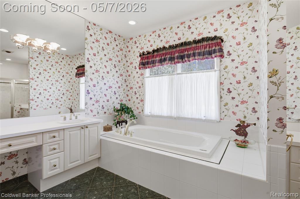 7520 Mistwood Drive, White Lake, MI 48383 — Photo 30