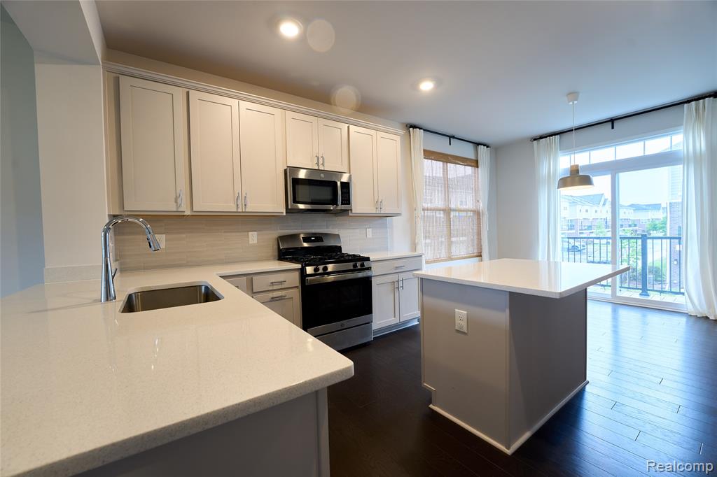 49701 Lantern Way, Canton, MI 48188 — Photo 7