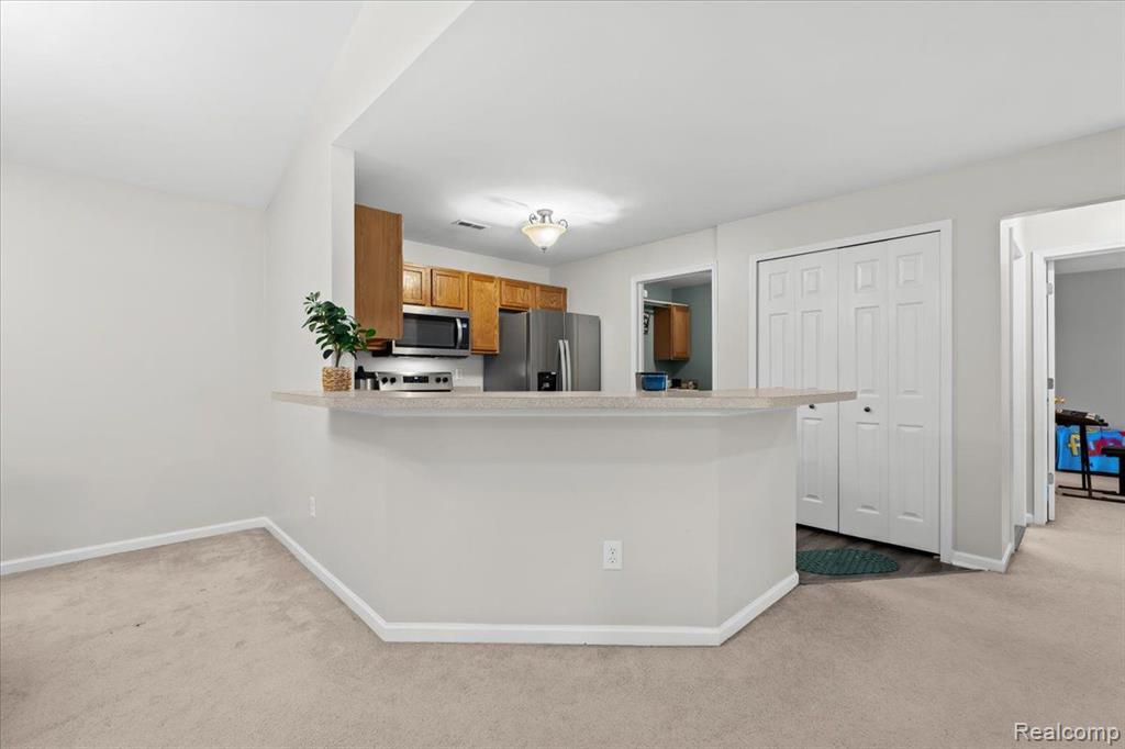 2209 SARATOGA Boulevard, Walled Lake, MI 48390 — Photo 9