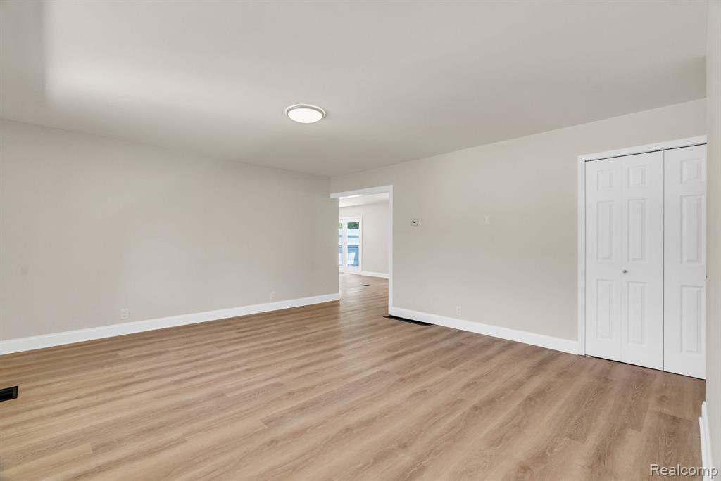 4046 State Road, Fort Gratiot, MI 48059 — Photo 7