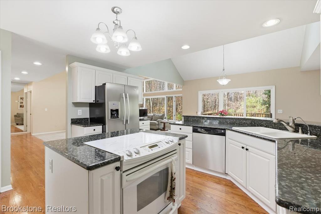 9748 Forest Ridge Drive, Clarkston, MI 48348 — Photo 28
