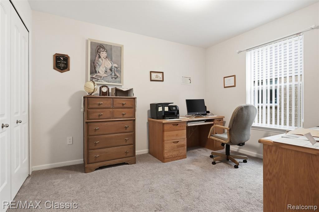 9260 Liberty Court, Livonia, MI 48150 — Photo 11