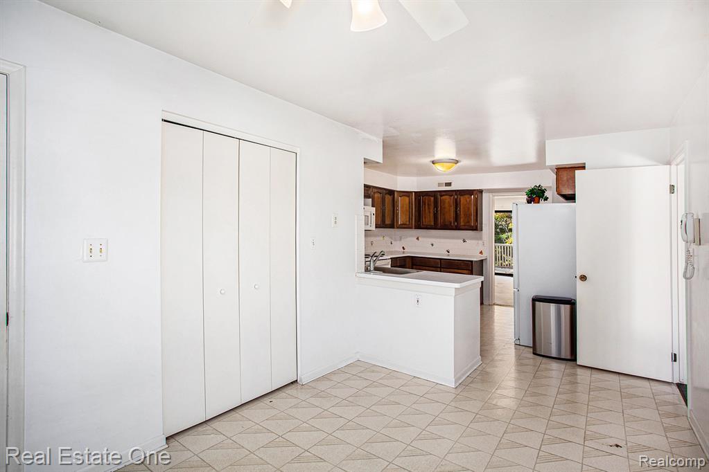 7187 Pebble Park Drive, West Bloomfield, MI — Photo 11
