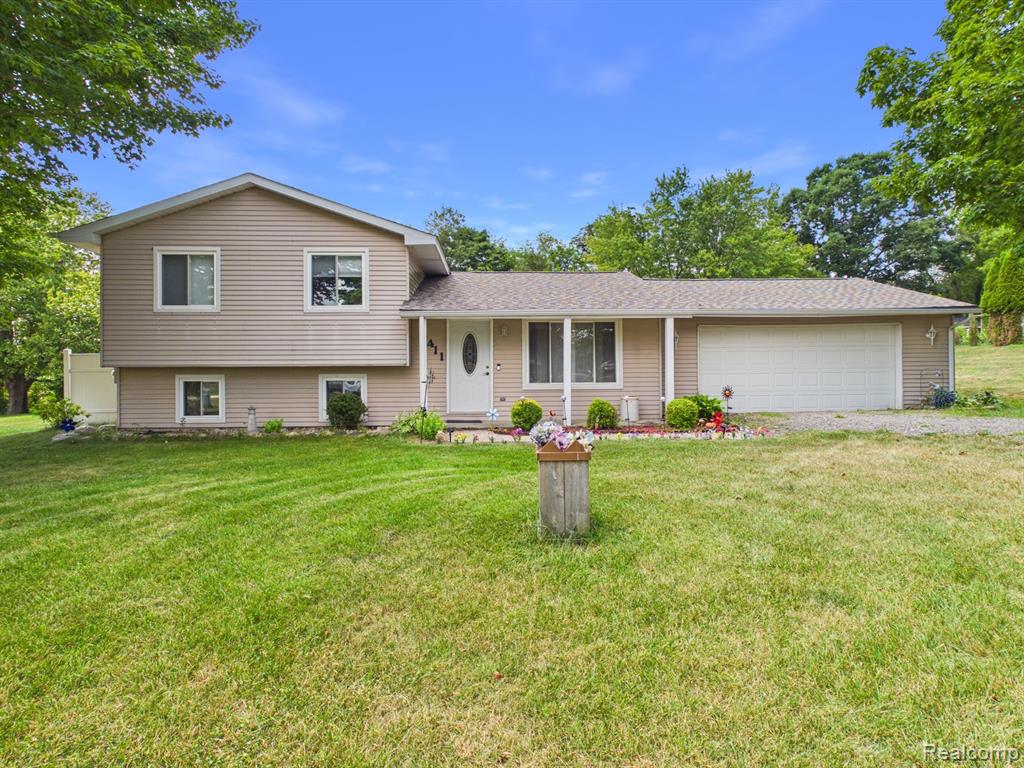 4411 Huckleberry Circle, Columbiaville, MI 48421