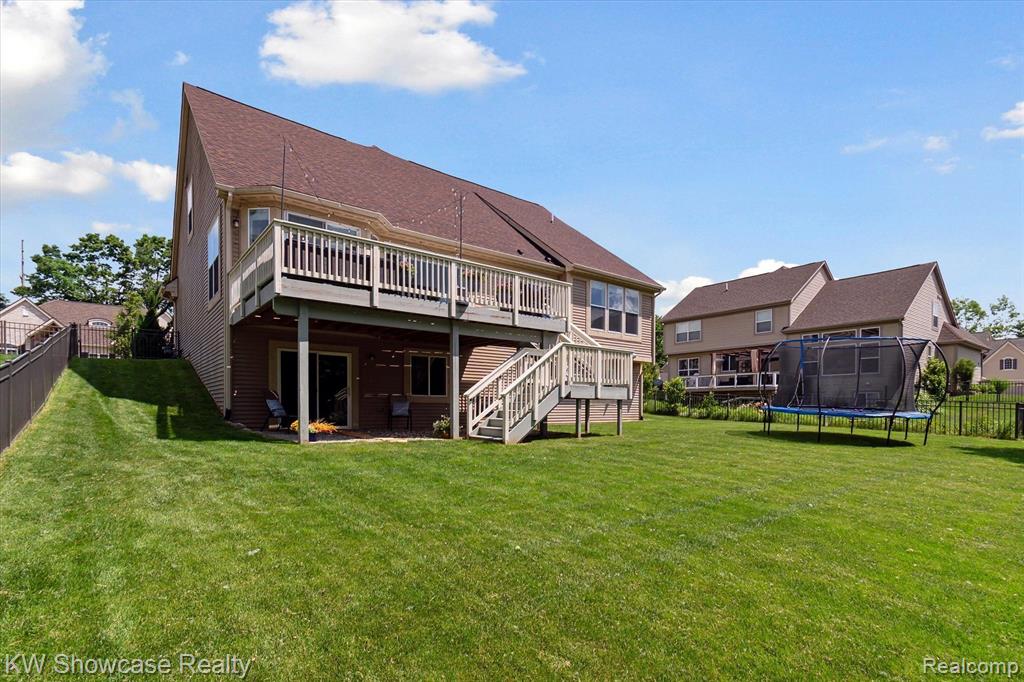 540 NAPA VALLEY Drive, Milford, MI 48381 — Photo 31