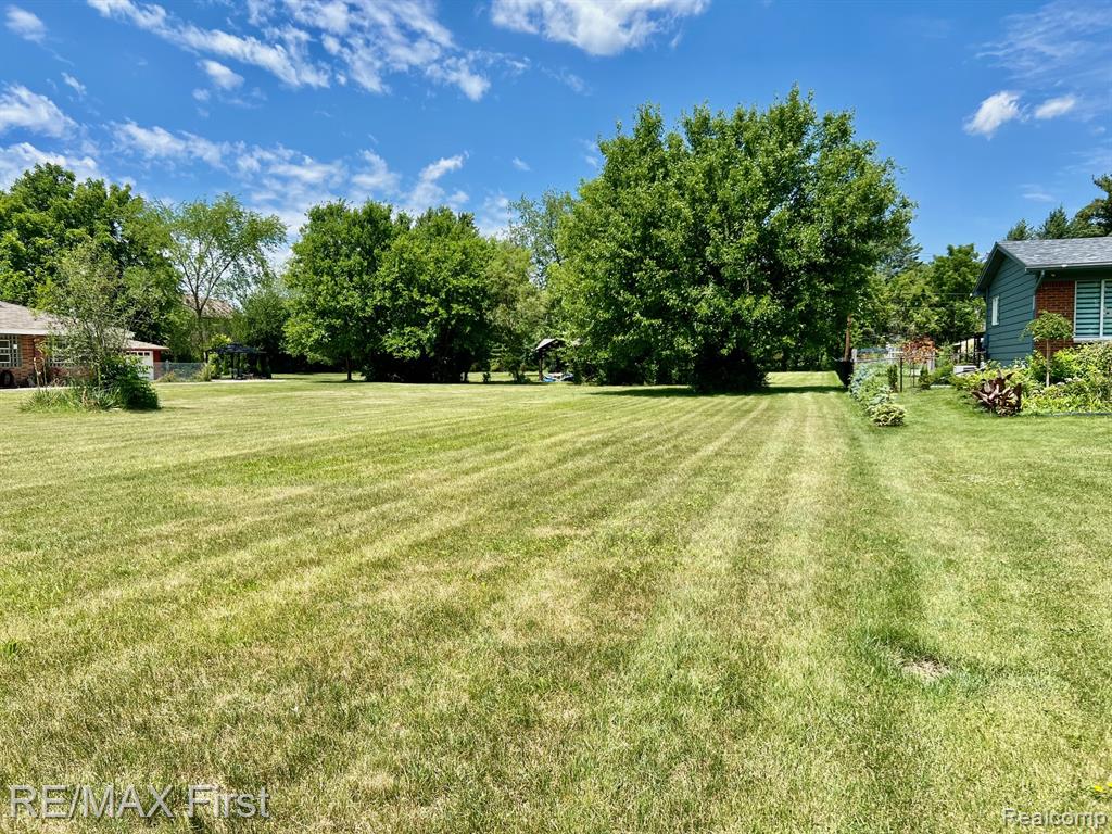 Vacant Willowood, Rochester Hills, MI 48307 — Photo 2
