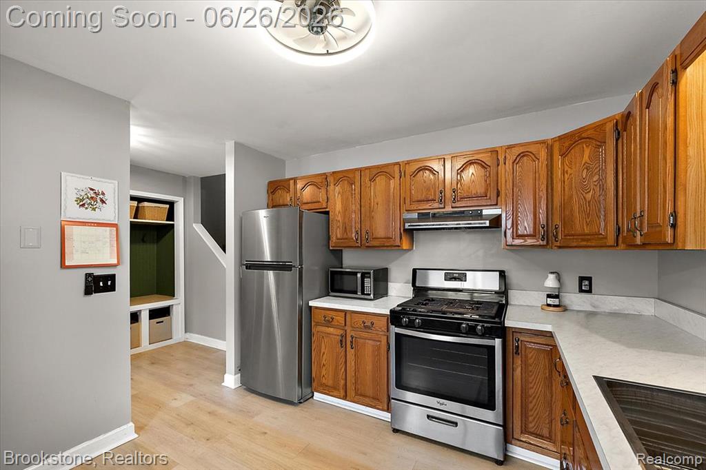 37077 Brynford Drive, Clinton Twp, MI 48036 — Photo 6