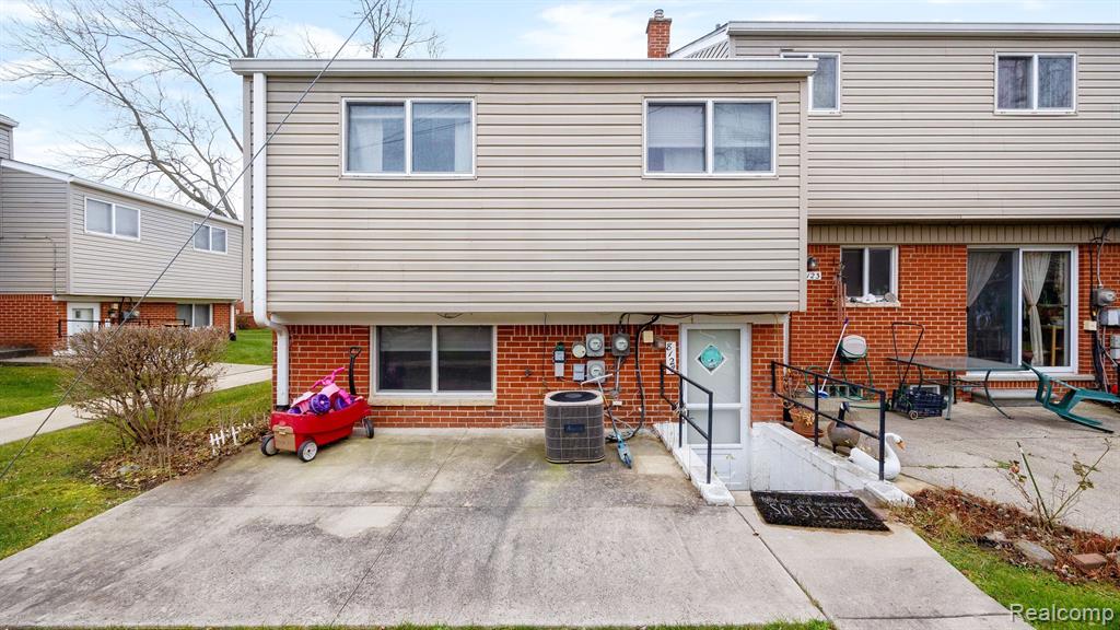 8127 BRISTOL Street, Westland, MI — Photo 4