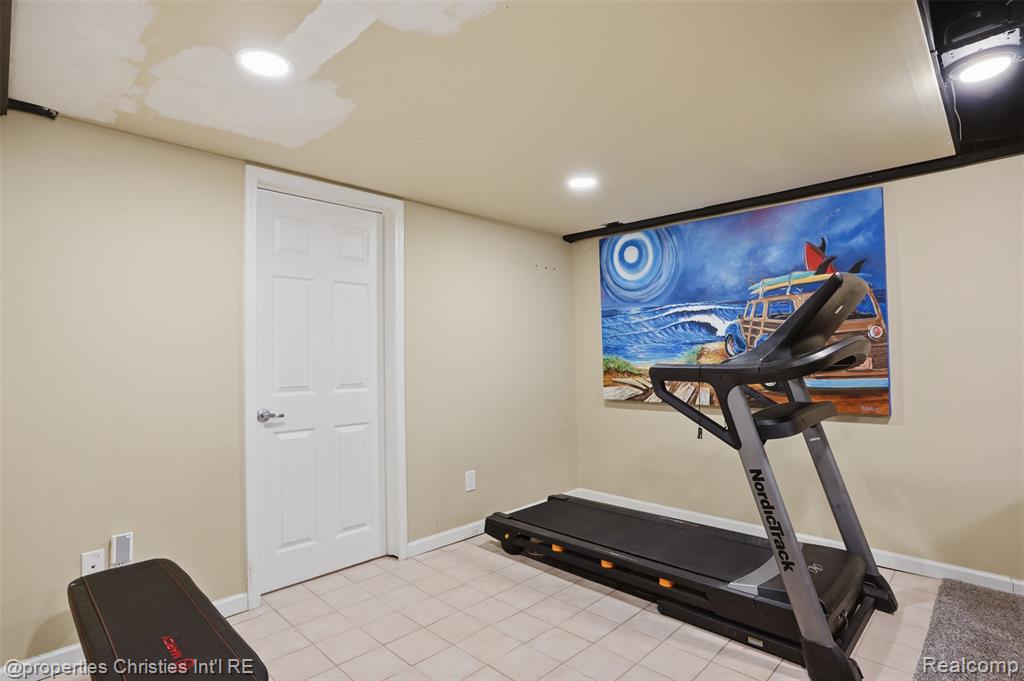 4602 Groveland Avenue, Royal Oak, MI 48073 — Photo 32